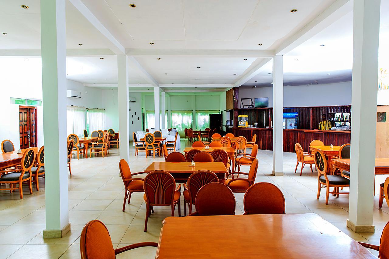 Paradise Suites Hotel เซเรคุงดา ภายนอก รูปภาพ