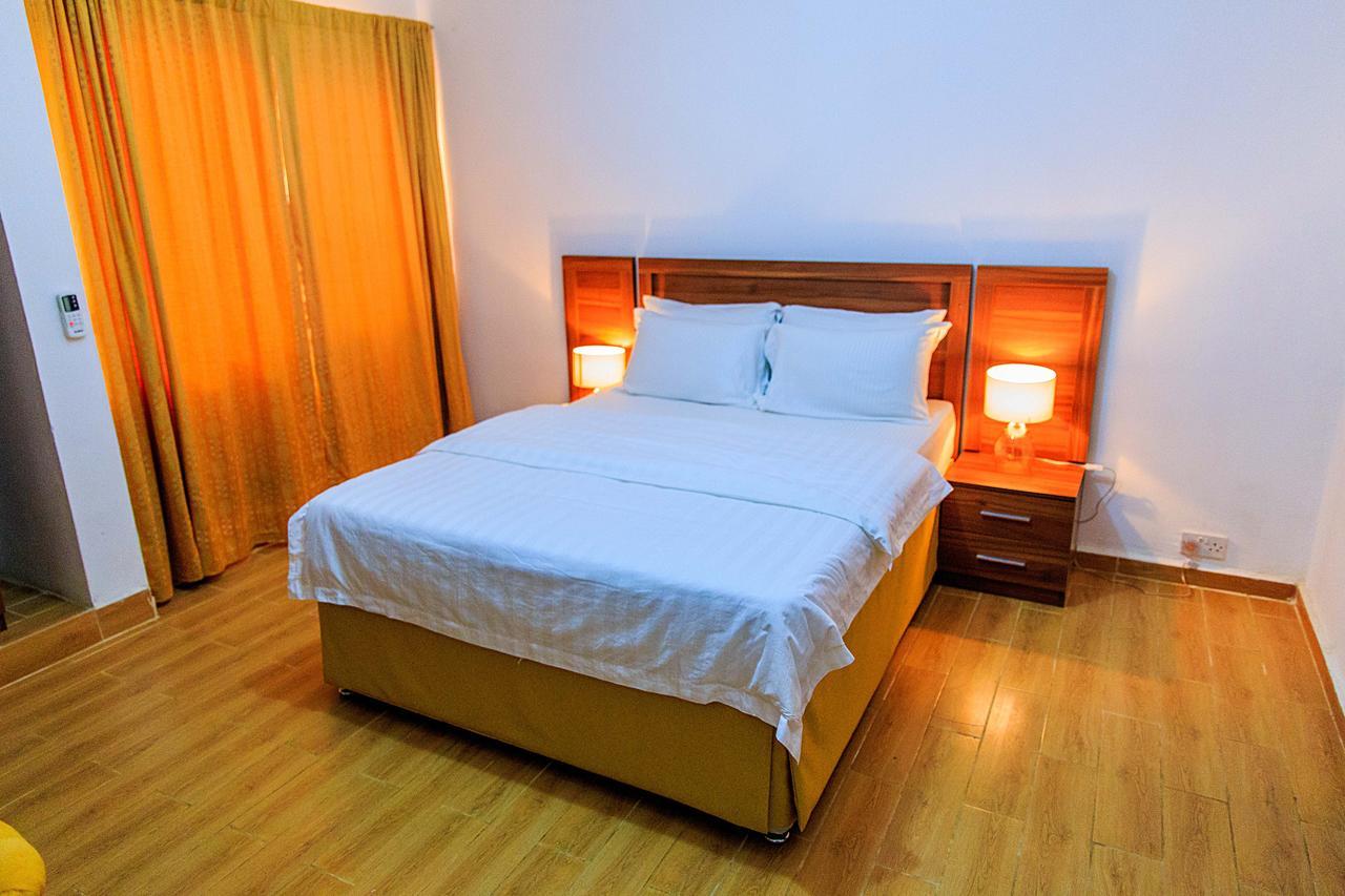 Paradise Suites Hotel เซเรคุงดา ภายนอก รูปภาพ