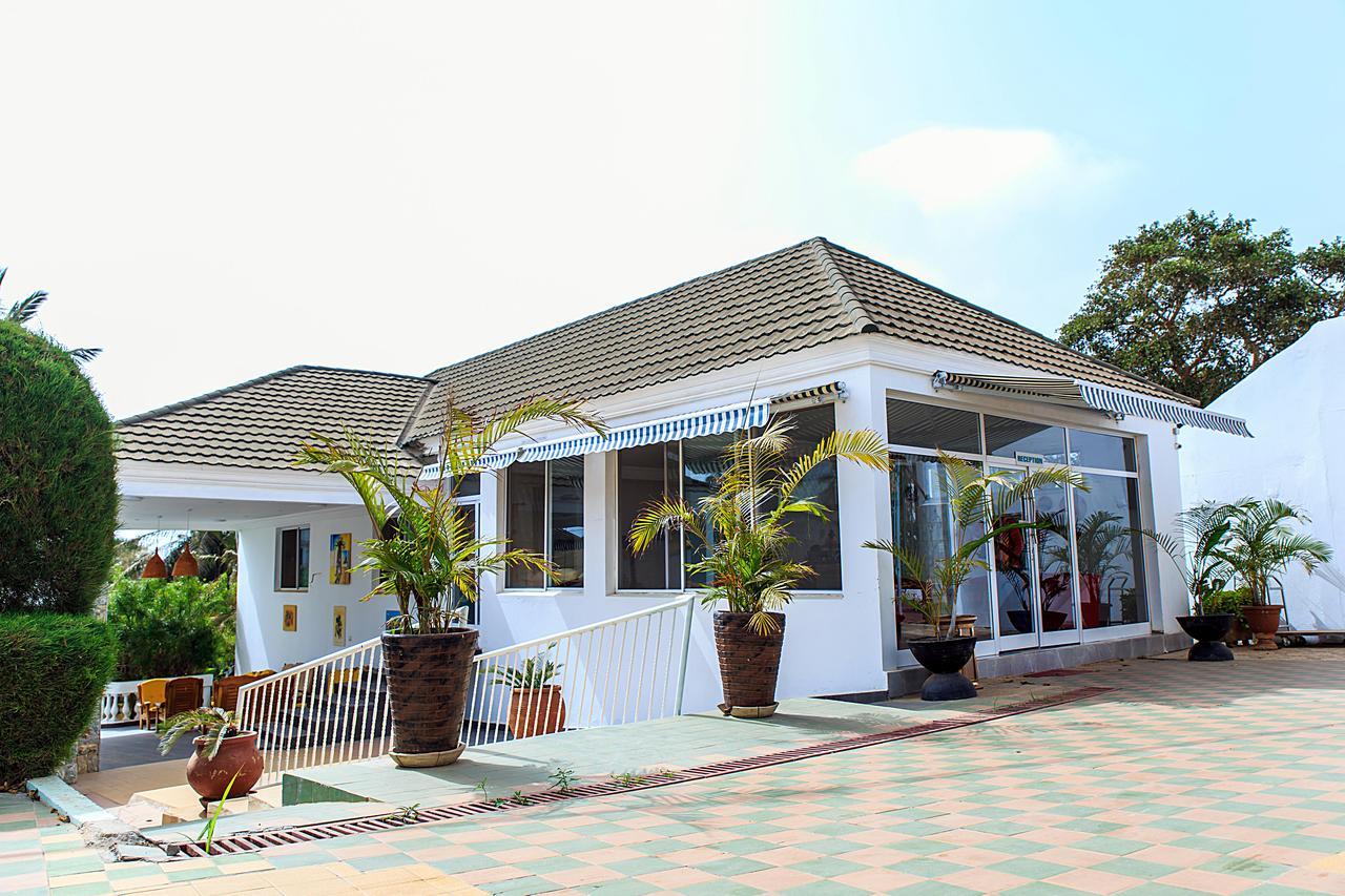 Paradise Suites Hotel เซเรคุงดา ภายนอก รูปภาพ