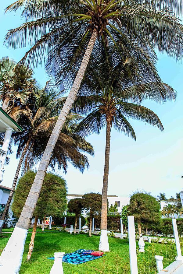 Paradise Suites Hotel เซเรคุงดา ภายนอก รูปภาพ
