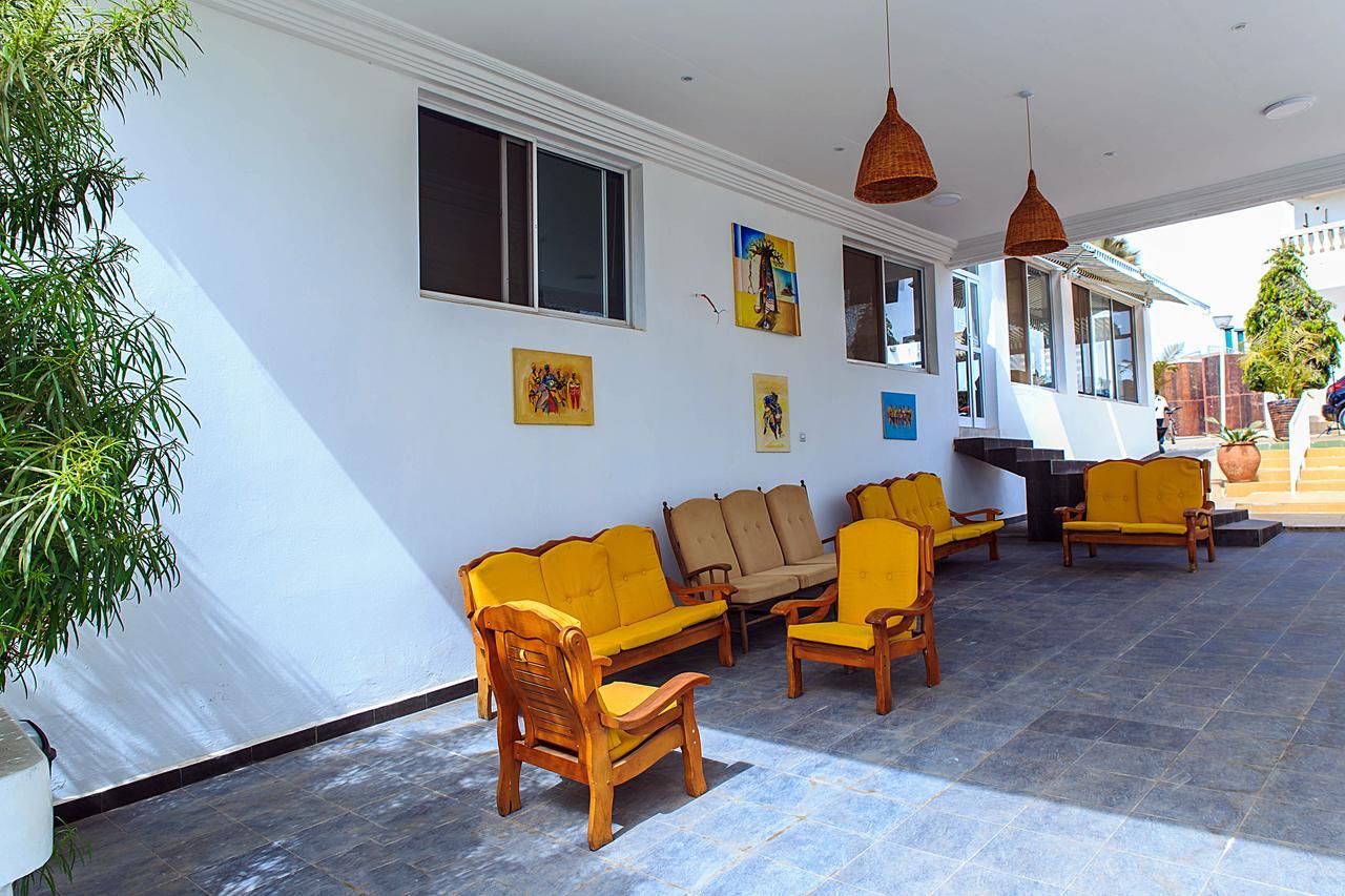 Paradise Suites Hotel เซเรคุงดา ภายนอก รูปภาพ